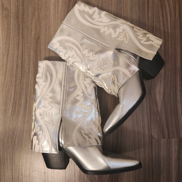 Azalea Wang Shoes - AZALEA WANG Esperanza Metallic Western Boot size 8.5